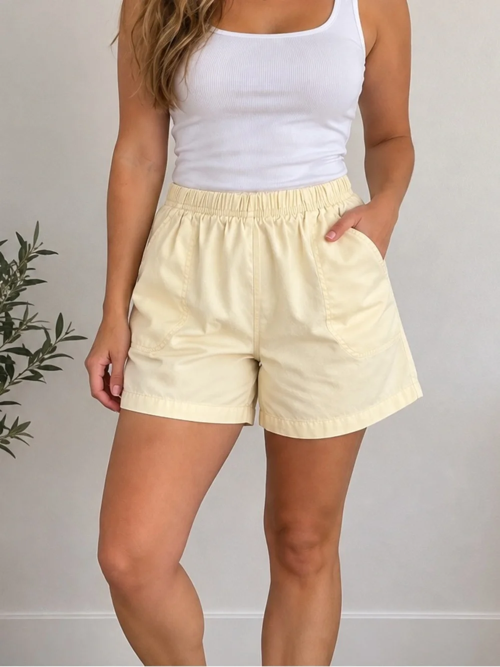 Women’s Light Yellow Shorts Size 14 Elastic Waist Cotton Blend